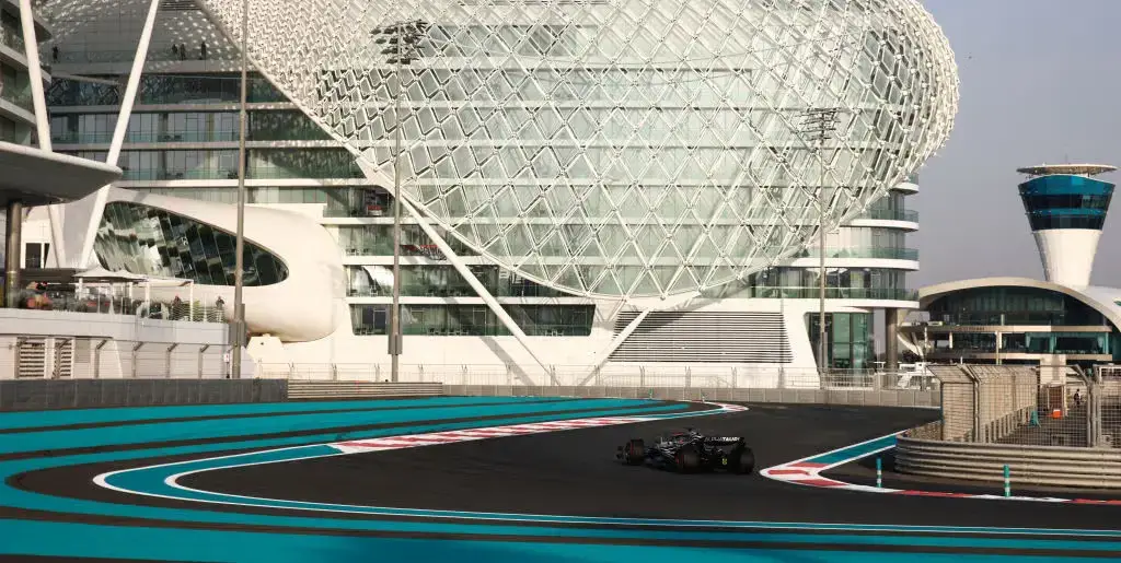 Alphatauri på Yas Marina.banen under formel 1 testen etter sist sesong