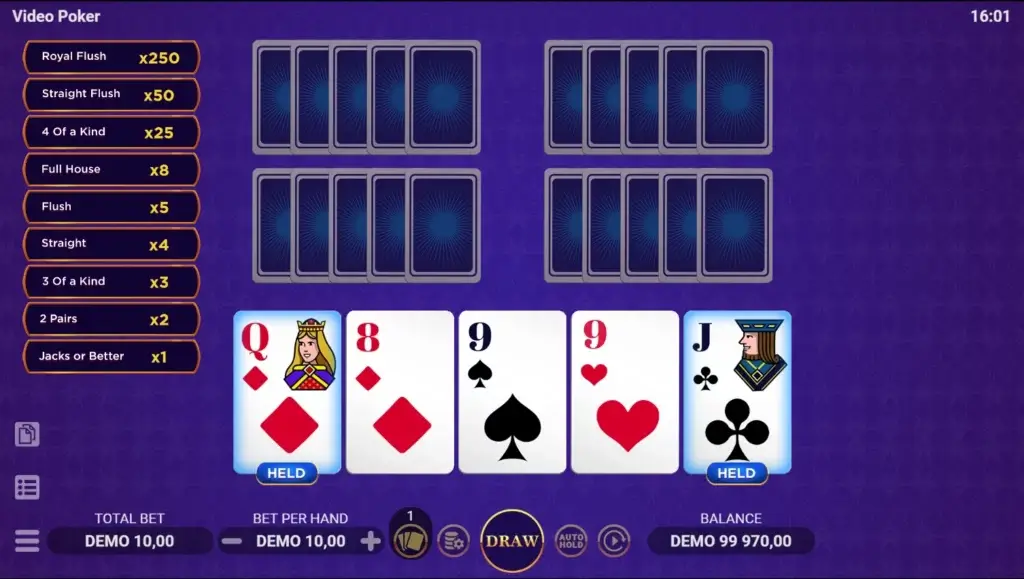 Slik kommer du i gang med Draw Poker. Velg en variant av Poker Draw fra spillmenyen. Start spillet ved å få utdelt fem kort