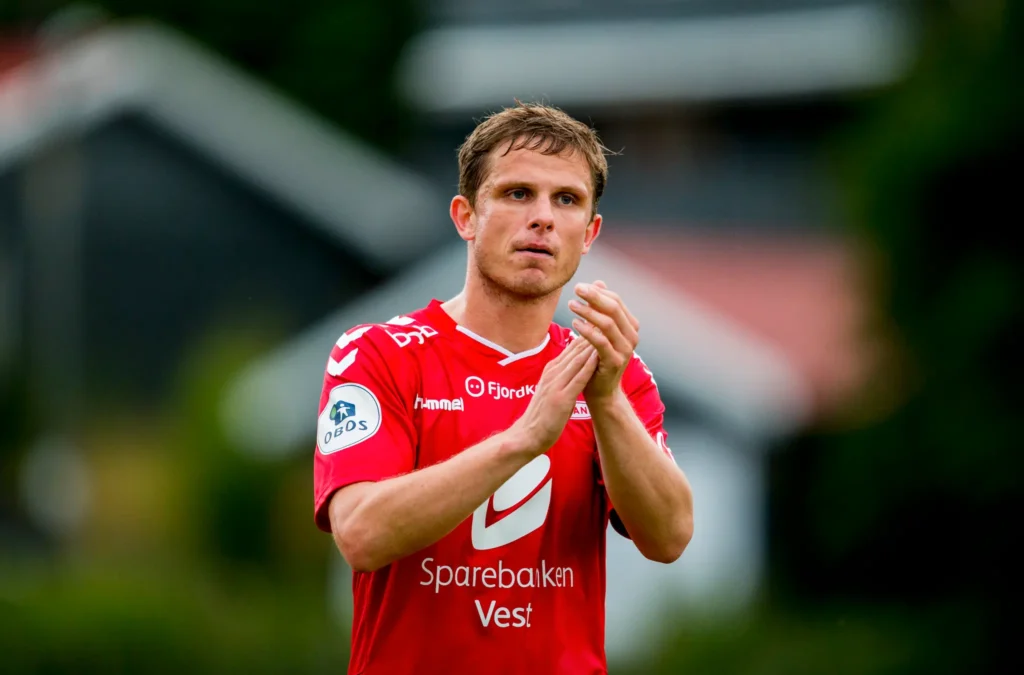 Erlend Hanstveit i Brann drakt