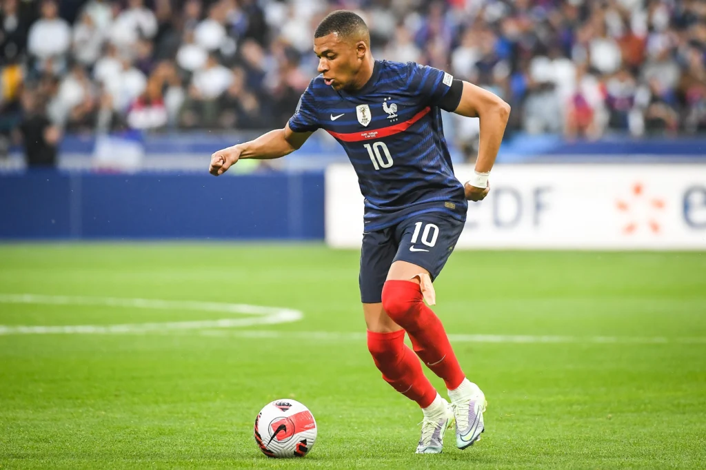Kylinam Mbappe blir toppscorer i fotball-VM.